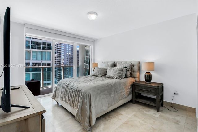 31 SE 5th St 3010, Miami, FL 33131