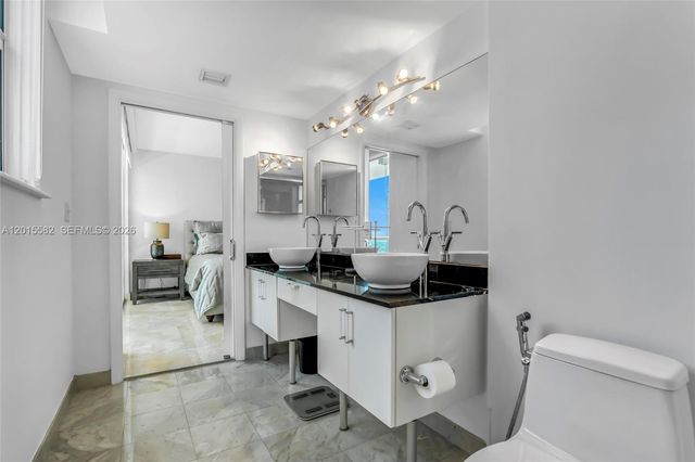 31 SE 5th St 3010, Miami, FL 33131