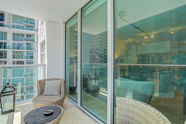 31 SE 5th St 3010, Miami, FL 33131