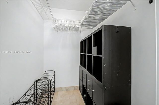 31 SE 5th St 3010, Miami, FL 33131
