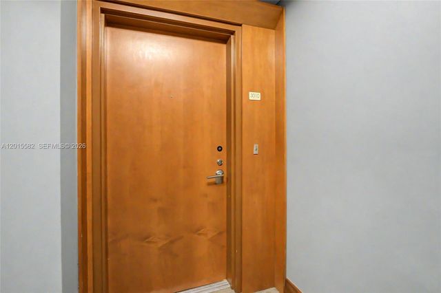 31 SE 5th St 3010, Miami, FL 33131