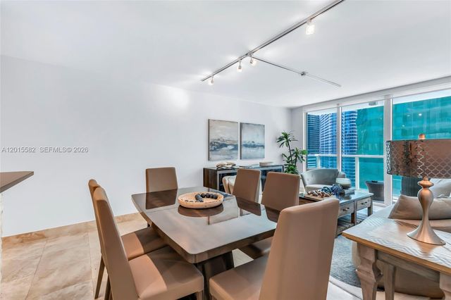 31 SE 5th St 3010, Miami, FL 33131