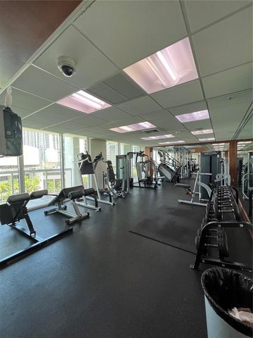 31 SE 5th St 3010, Miami, FL 33131