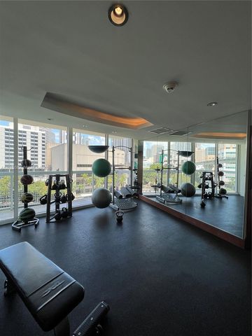 31 SE 5th St 3010, Miami, FL 33131