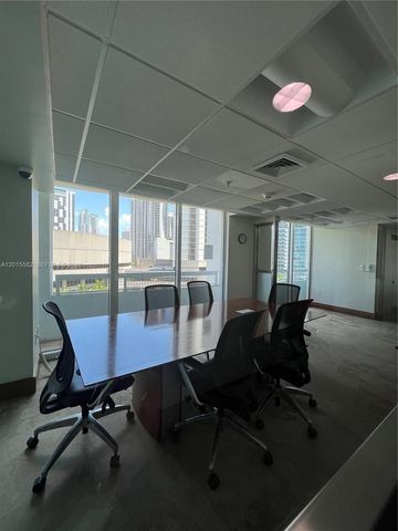 31 SE 5th St 3010, Miami, FL 33131