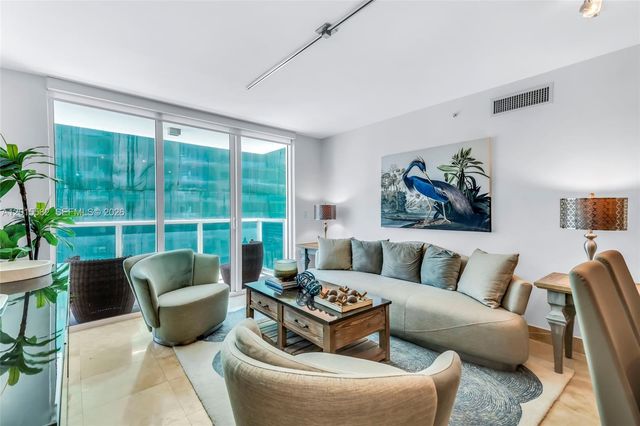 31 SE 5th St 3010, Miami, FL 33131