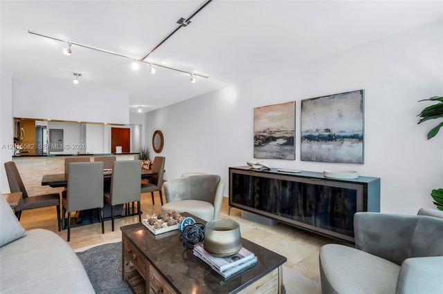 31 SE 5th St 3010, Miami, FL 33131