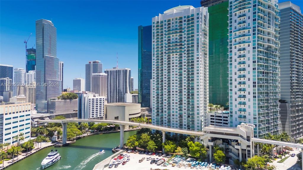 31 SE 5th St 3010, Miami, FL 33131