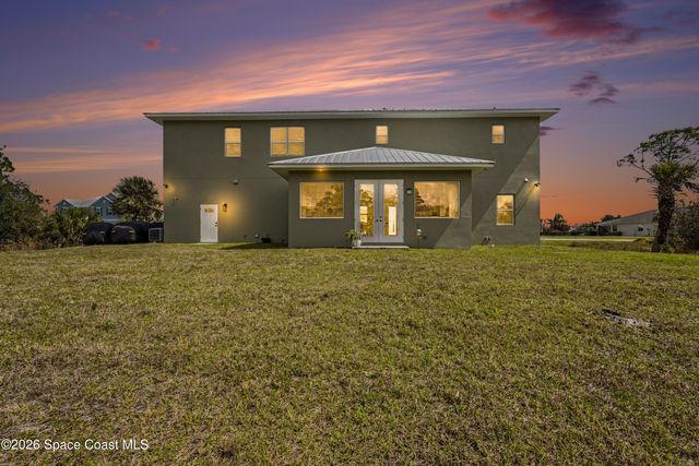 5570 Sanctuary Avenue, Grant, FL 32949