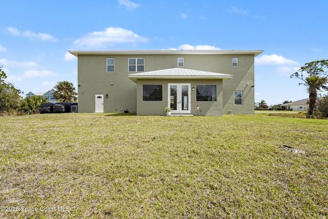 5570 Sanctuary Avenue, Grant, FL 32949