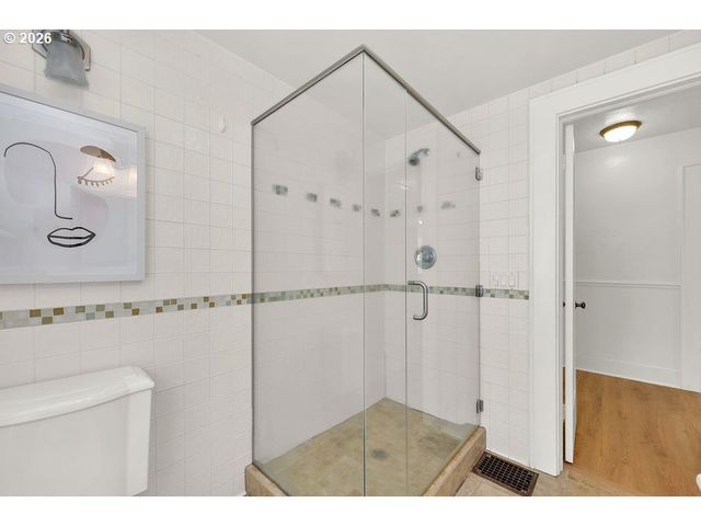 2260 E 15TH Ave, Eugene, OR 97403