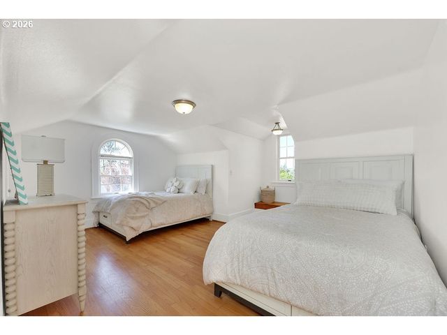 2260 E 15TH Ave, Eugene, OR 97403