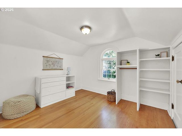 2260 E 15TH Ave, Eugene, OR 97403