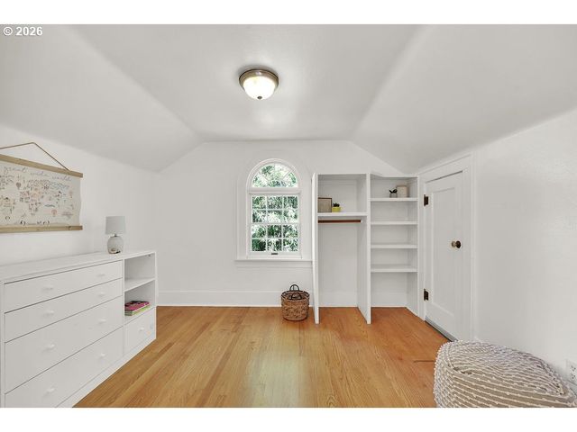 2260 E 15TH Ave, Eugene, OR 97403