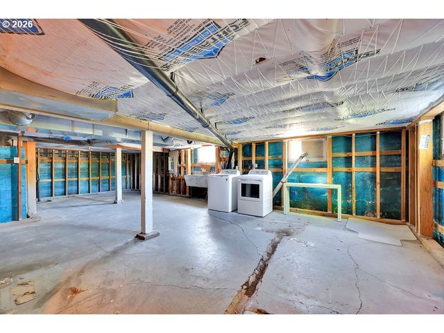 2260 E 15TH Ave, Eugene, OR 97403