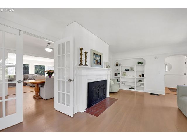 2260 E 15TH Ave, Eugene, OR 97403