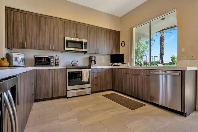 125 Rain Bird Circle, Palm Desert, CA 92211