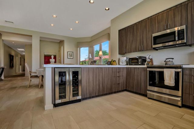 125 Rain Bird Circle, Palm Desert, CA 92211