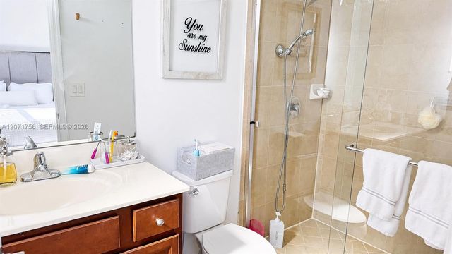 8876 W 35th Way, Hialeah, FL 33018