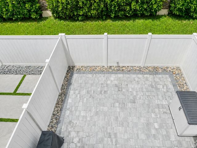 8876 W 35th Way, Hialeah, FL 33018