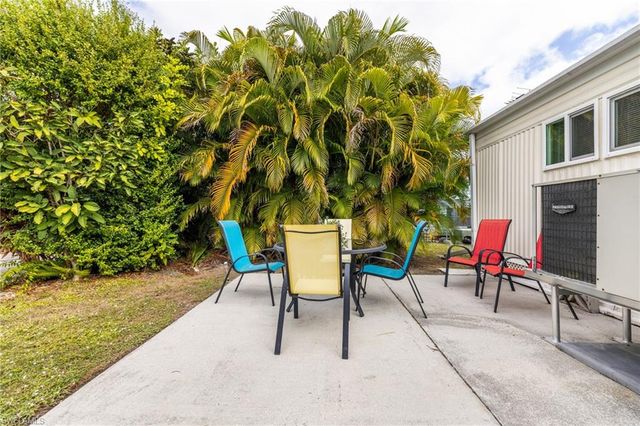 5744 Captain John Smith LOOP, North Fort Myers, FL 33917