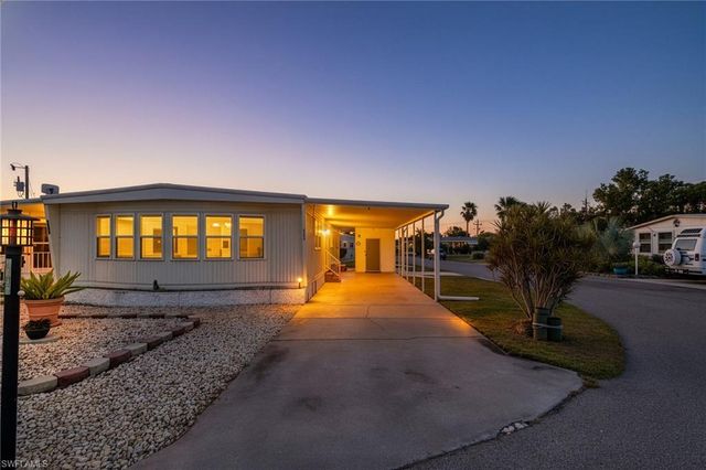 5744 Captain John Smith LOOP, North Fort Myers, FL 33917