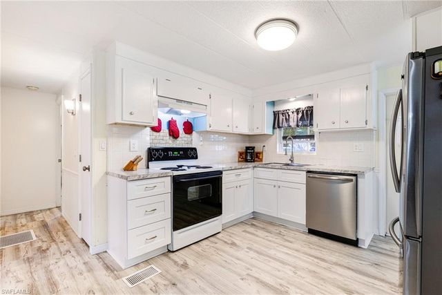 5744 Captain John Smith LOOP, North Fort Myers, FL 33917