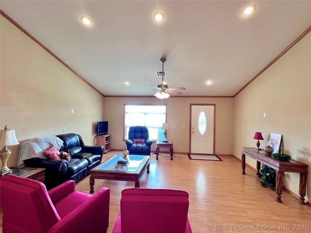 354 Rock Creek Drive, Canadian, OK 74432