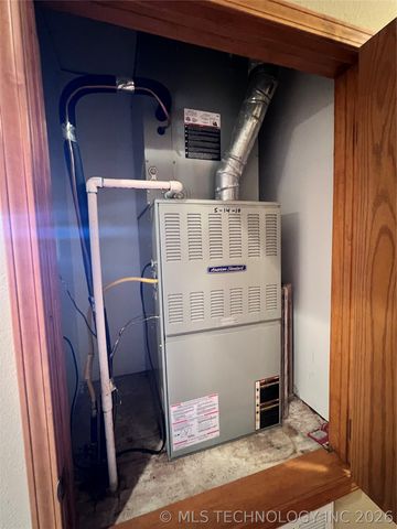 354 Rock Creek Drive, Canadian, OK 74432