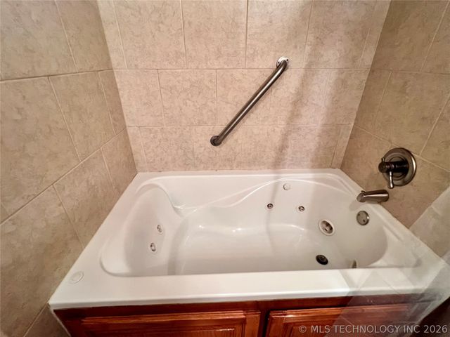 354 Rock Creek Drive, Canadian, OK 74432