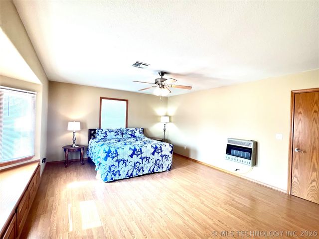 354 Rock Creek Drive, Canadian, OK 74432