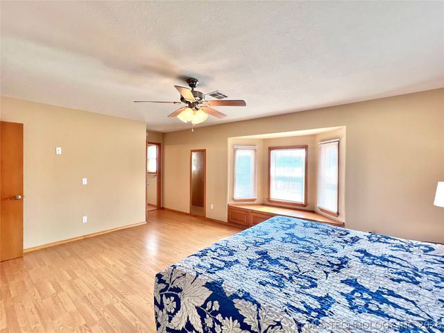 354 Rock Creek Drive, Canadian, OK 74432