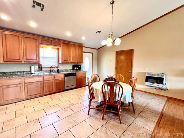 354 Rock Creek Drive, Canadian, OK 74432