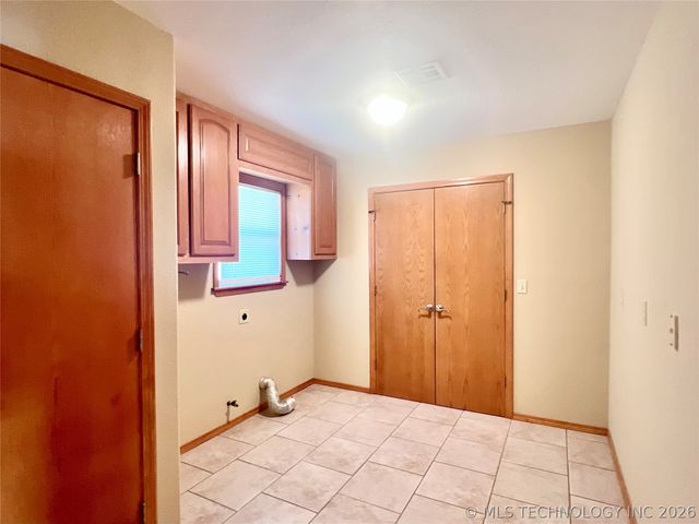 354 Rock Creek Drive, Canadian, OK 74432