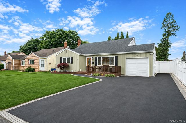 92 W 19th Street, Deer Park, NY 11729
