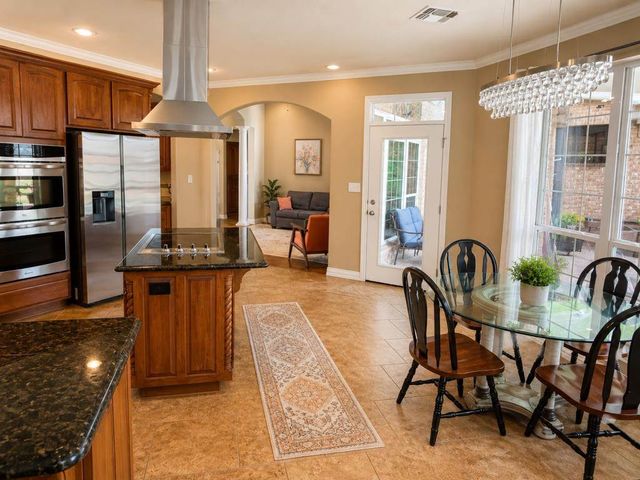 3706 NE Eastlake Dr, Lawton, OK 73507