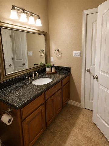 3706 NE Eastlake Dr, Lawton, OK 73507