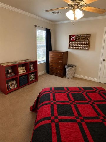 3706 NE Eastlake Dr, Lawton, OK 73507