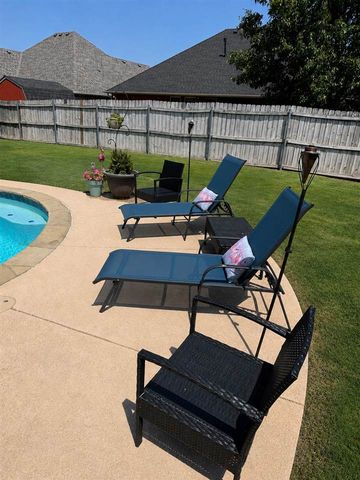3706 NE Eastlake Dr, Lawton, OK 73507