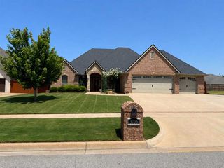 3706 NE Eastlake Dr, Lawton, OK 73507