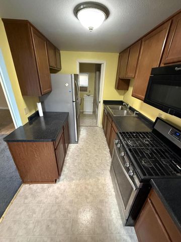 3740 S 92nd STREET, Milwaukee, WI 53228