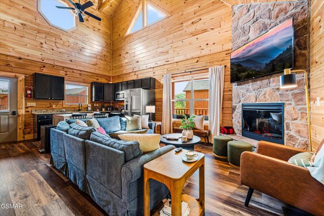 417 Southern Sun Way, Pigeon Forge, TN 37863