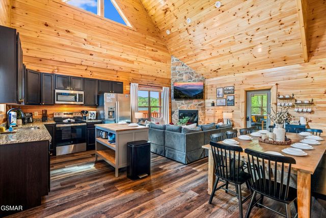 417 Southern Sun Way, Pigeon Forge, TN 37863
