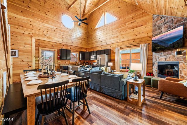 417 Southern Sun Way, Pigeon Forge, TN 37863