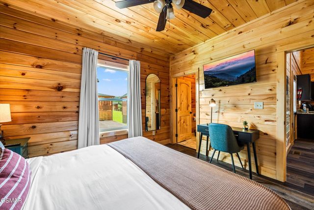 417 Southern Sun Way, Pigeon Forge, TN 37863