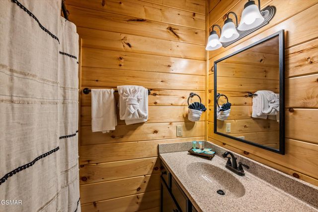 417 Southern Sun Way, Pigeon Forge, TN 37863