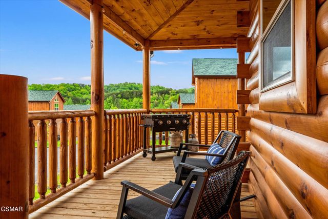 417 Southern Sun Way, Pigeon Forge, TN 37863