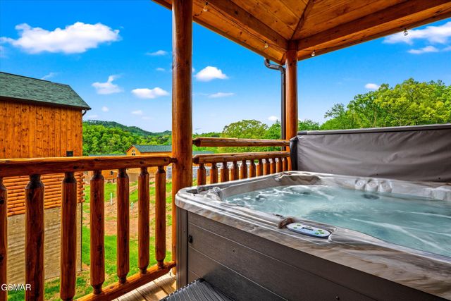 417 Southern Sun Way, Pigeon Forge, TN 37863