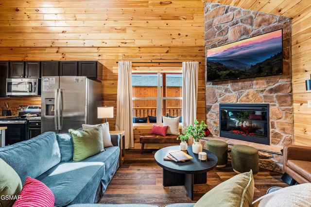 417 Southern Sun Way, Pigeon Forge, TN 37863