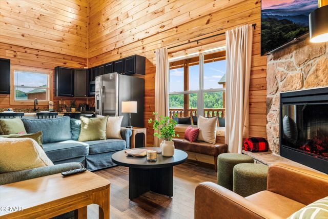 417 Southern Sun Way, Pigeon Forge, TN 37863